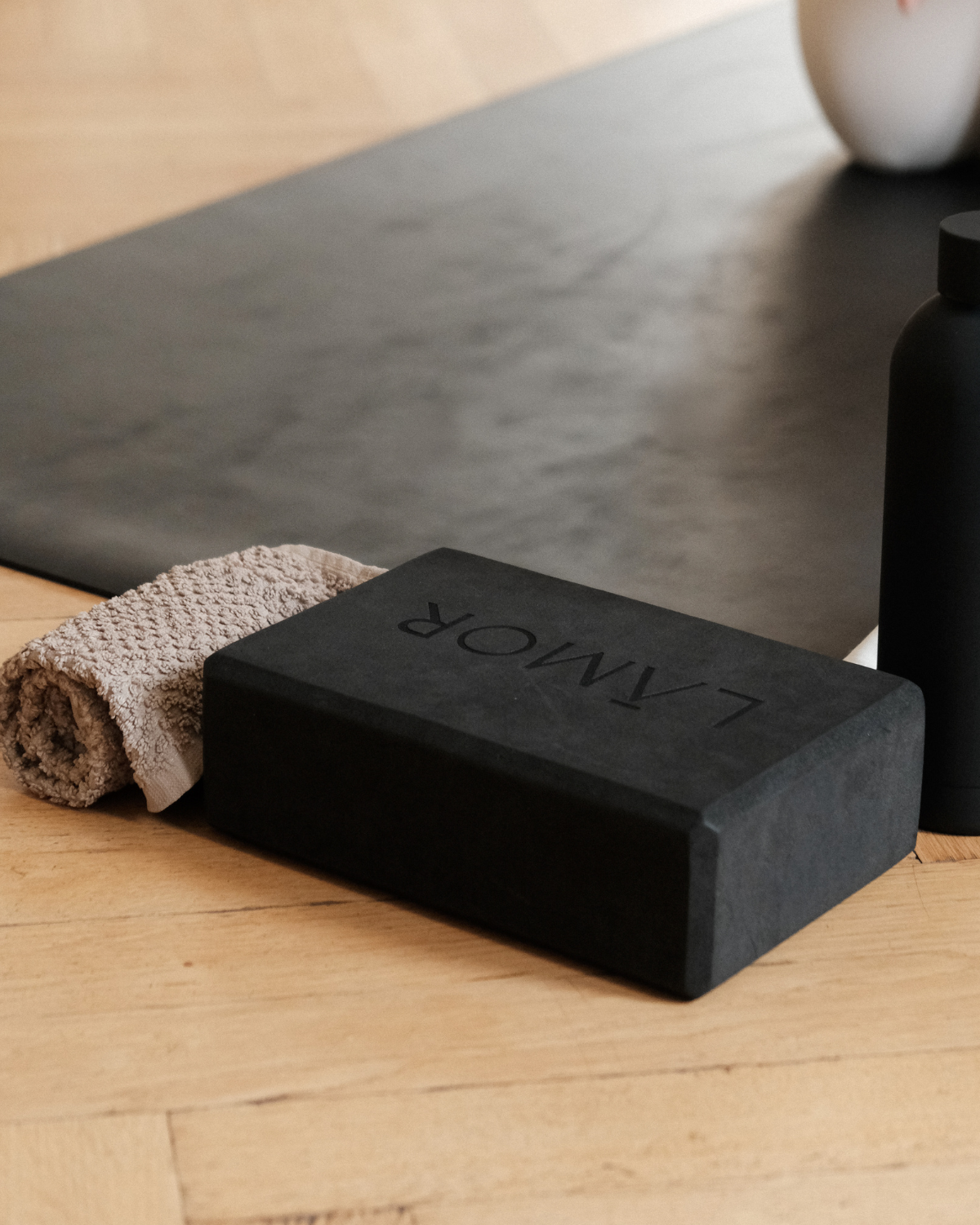 LĀMOR YOGA BLOCK - BLACK